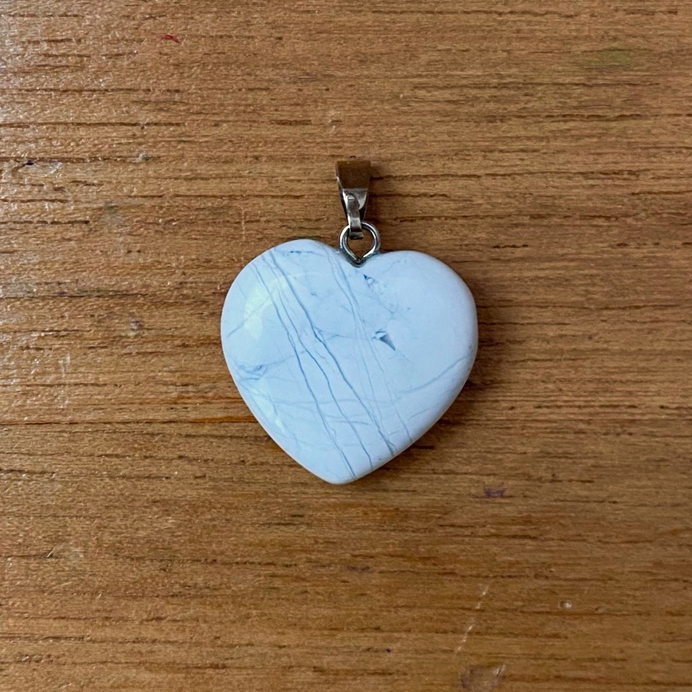 NWOT White Howlite Gemstone Heart Pendant